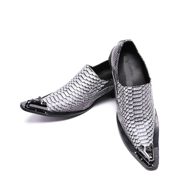 Mode Neue Männer Schuhe Design Hochzeit und Bankett Stil Schuhe Mann Flache Schuhe Metall Spitze Spitz