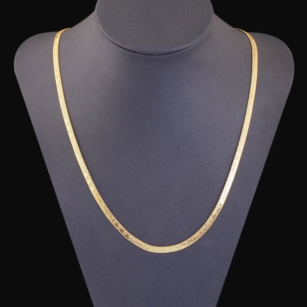 

Простой цепи Ожерелье для женщин геометрические письмо сердце мягкая змея цепи 18