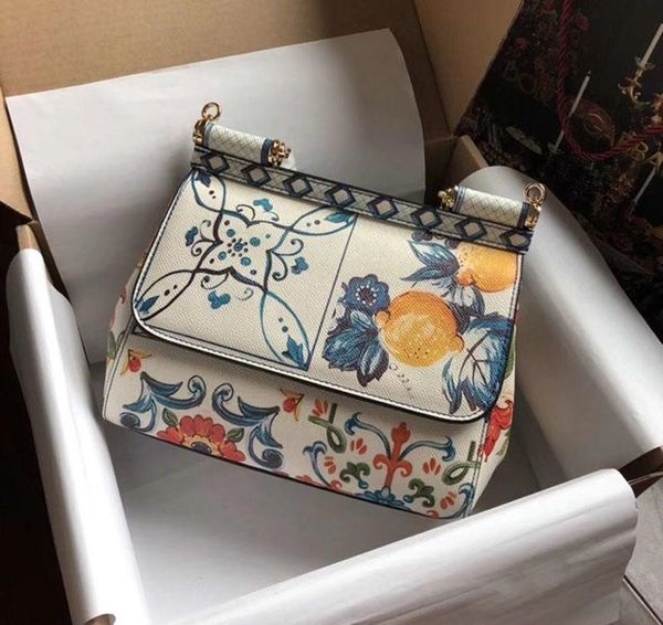 

2008 multicolor chinese fengshui painting quality 25cm cowhide color printing series fashion circle handbags quality beautiful single shoul