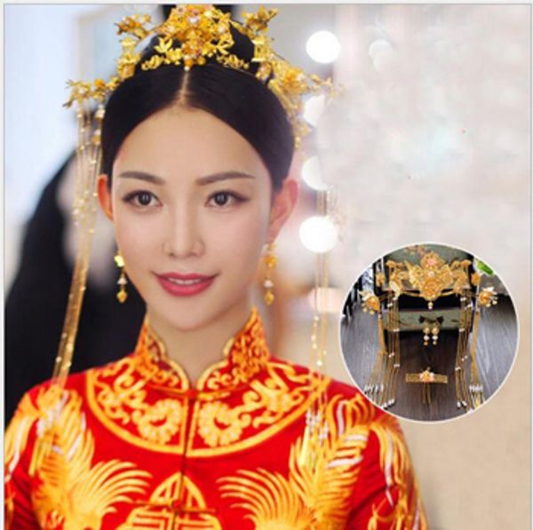 

new brides, chinese style headwear, fringes, phoenix crown ornaments, ancient costumes, dragon and phoenix gowns, wedding decorations, Slivery;golden