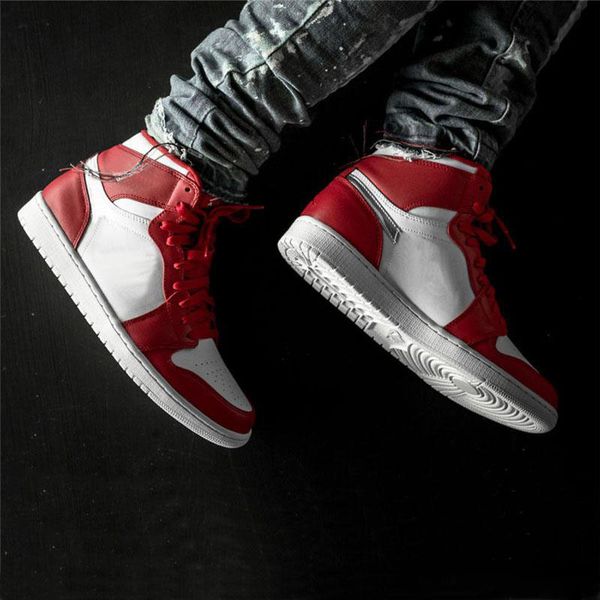 

Горячие продажи Новый 1 Классический запрещен разрушенный Backboard баскетбол мужчины мужская роскошь работает дизайнер бренд обувь кроссовки Кроссовки размер: 40-46