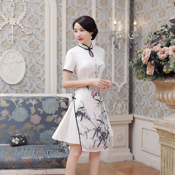 New Summer Sexy White Cetim Chinês Nacional Qipao Vietnã Ao Dai Dress Senhora Manga Curta Impressão Apertado Curto Dress S-2XL AD4-A