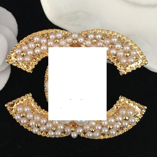 

New hot fashion ladies alloy pearl brooch letters designer girl gifts wedding bride1