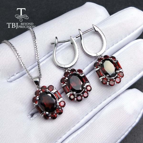 

tbj,natural good red color mozambique garnet gemstone jewelry set in 925 sterling silver nspecial pendant earring for women, Black
