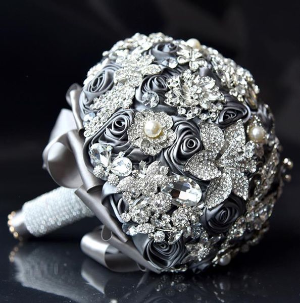 

european and american diamonds holding flowers, wedding gifts, wedding supplies, distribution and sales, a generation of hair