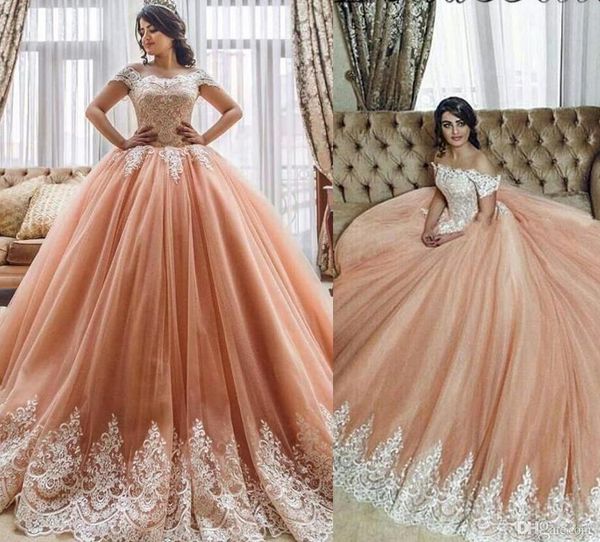 

off плеча шарика платья выпускного вечера платья с винтажной lace аппликациями 2018 tiers тюль суд поезд 16 девушки партии вечера платья на, Black;red