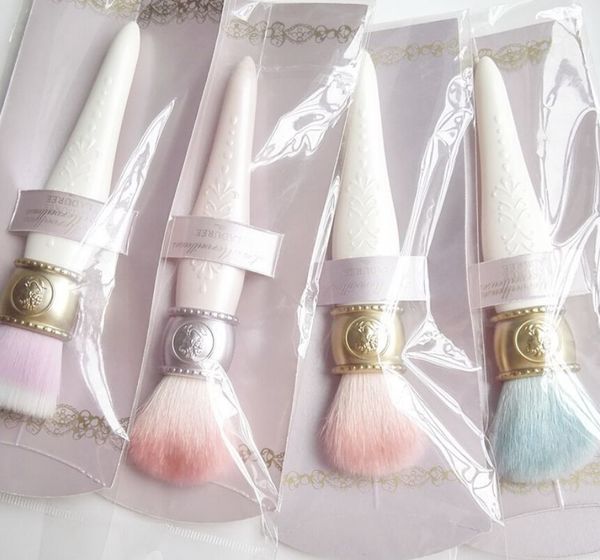 

goat hair cosmetic brush court style sweep high light liquid foundation and blusher brush ing