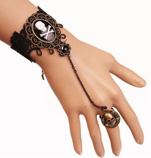 

new halloween foreign trade jewelry pirate skeleton head diamond bracelet women's personality band ring fashion classic exquisite elega, Golden;silver