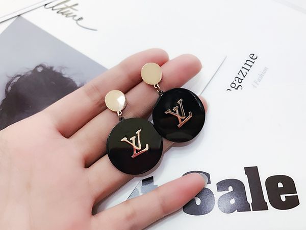 

DLVE1 Оптовая мода тенденция черный уха шпильки темперамент темперамент женский се