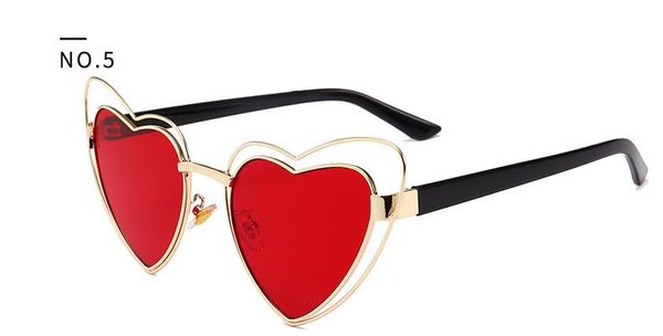 

2018 new foreign trade metal peach heart sunglasses european and american street pgraphy fashion love ocean film sunglasses 851, White;black