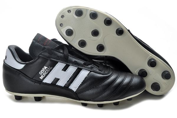 botines de futbol negro