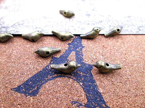 

75pcs--15*7mm antique bronze littlle bird charm pendants, Bronze;silver