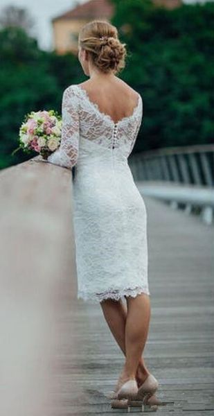 2020 Cheap Curto A Line Wedding Dresses V Neck Lace frisado apliques de botão Sexy Back joelho Árabe Plus Size vestidos de noiva formais