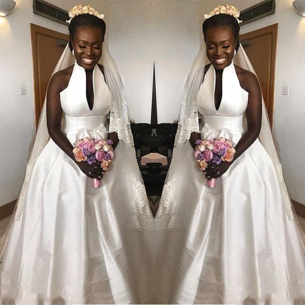 Abiti da sposa in raso semplici 2018-2019 Primavera Estate Halter A Line Abiti da sposa Lunghezza del pavimento sudafricano Abiti da sposa Custom Made