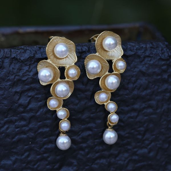 

fashion female 925 sterling silver ear needle korea style golden earrings beaded earrings for women 2018 new fine jewelry lx45, Golden;silver