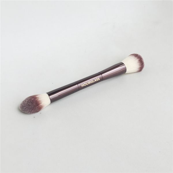 

ЩЕТКА HG-SERIES AMBIENT LIGHTING EDIT EDITAL DUAL-ENDED PERFECTION Выделение пудры Blush Bronzer Brush - Качественный блендер для макияжа