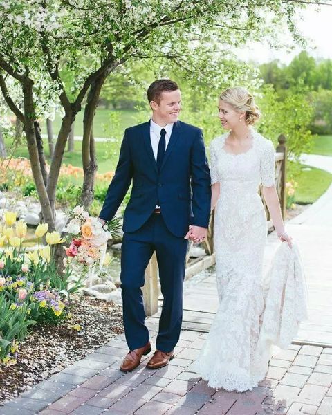 

modest garden full lace wedding dresses 2019 new design selling custom made court train elegant half sleeve mermaid wedding gowns w711, White