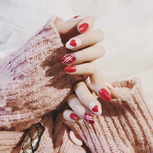 

24pcs/set red british style lattice love self-adhesive false nails,middle-long small round head full nail tips bride finger art, Red;gold