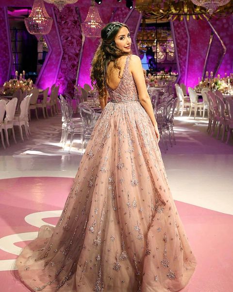 

glamorous celebrity dubai prom dresses scoop neck sequins beads lace applique evening dresses backless sash tulle sweep train evening gown, Black