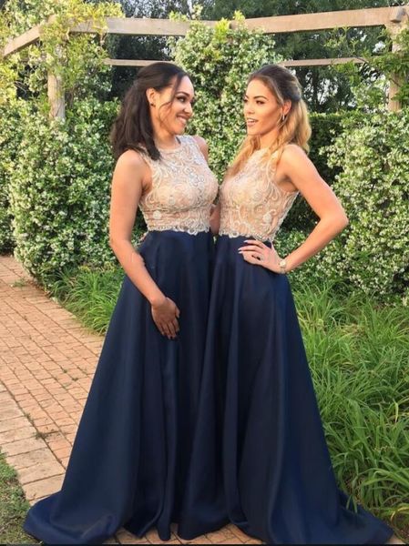 2018 Sparkly Barato Dama de Honra Vestidos Azul Marinho e Ouro Sheer Neck Major Beading Até O Chão A Linha Convidado Do Casamento Do Partido Do Baile de Formatura Vestidos de Noite