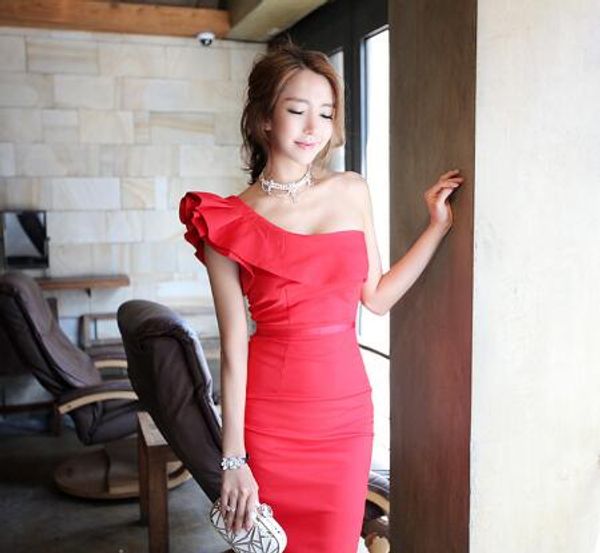 

korean version of the one-shoulder ruffled slim bag hip red bride dress, White;black