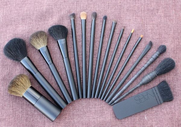 

animal hair horse sheep nar makeup brush kabuki contour #21 #11 bronzing powder highlighting eyehsadow # 27 40 47 10 20 23 43