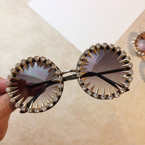 

mens designer sunglasses cool fashion rivet steampunk sun glasses rhinestone round women sunglasses unique style uv400, White;black