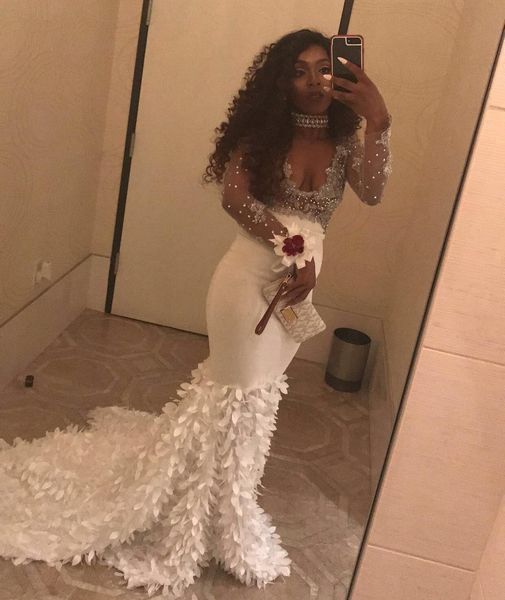 Luxury White Long Prom Dresses With Crystal V Neck Chapel Train
