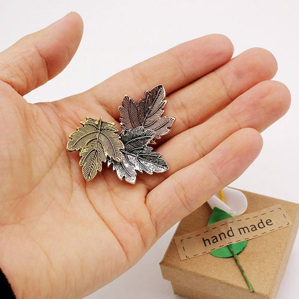 

mujer vintage maple leaf brooch leaves brooches pins exquisite collar for women party fashion accessories, Gray