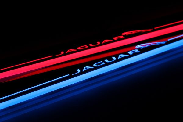 

Педаль экстерьера автомобиля Части СИД Пороги скребок Тропинка Динамический Stream