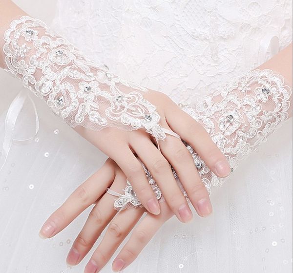 Hot Sell New Style White Lace Diamond Fingerless Short Gloves