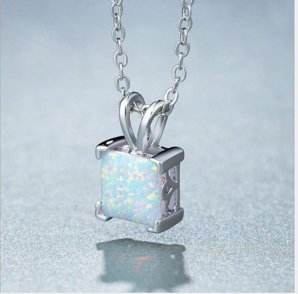 

european and american jewelry jewelry necklace, opal pendant, Silver