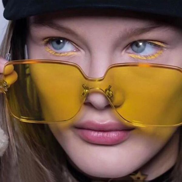 

guyuemumu luxury vintage sunglasses women men brand designer 2018 fashion candy square sun glasses shades female oculos 546, White;black