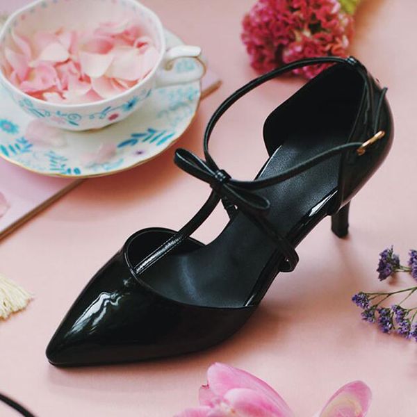 Self Restraint Patent Leather Bow Wedding Shoes Pointed Toe Red