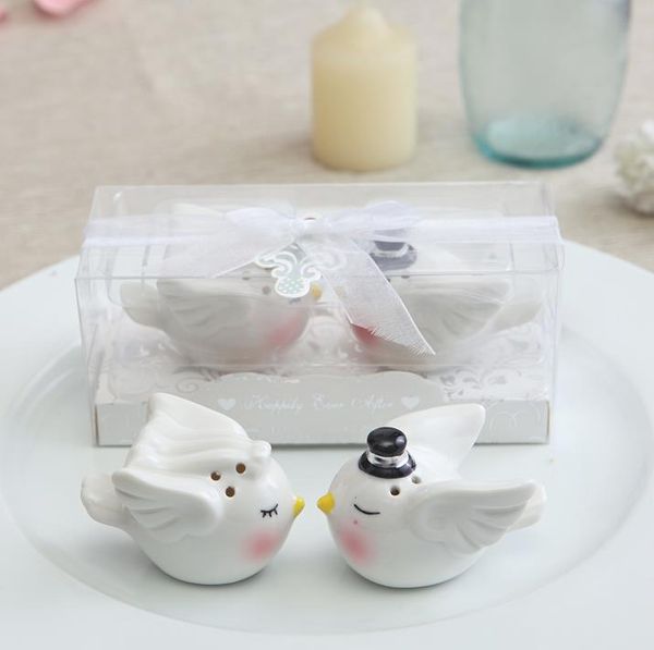 Bomboniere e regali per gli ospiti Happily Ever After Bride and Groom Love Birds Salt and Pepper Shaker 100 pezzi (50 set) all'ingrosso SN048