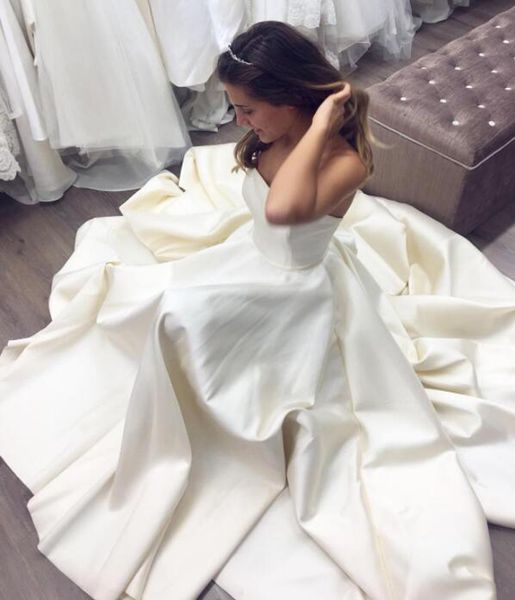 

new arrival sweetheart a-line wedding dresses backless simple satin wedding dress vestido de novia custom made, White