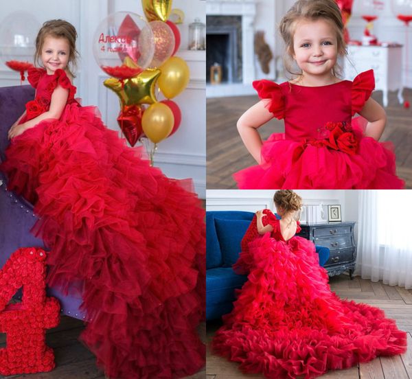 Rote Blumenmädchenkleider, abgestufte Tüllröcke, Juwelenausschnitt, Flügelärmel, handgefertigtes Blumenmädchen-Festzugkleid, rückenfreies formelles Kleid für kleine Mädchen