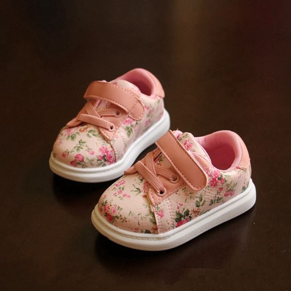 Sapatas bonitos do bebê para meninas macios mocassins Shoe 2018 Baby Girl Flower Primavera Negra Sneakers menino da criança recém-nascidos Shoes Primeira Walker