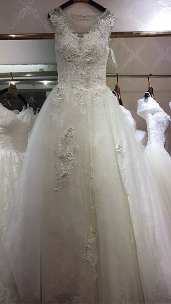 

2018 elegant luxury wedding dress 6pcs wedding gown with sleeves, White