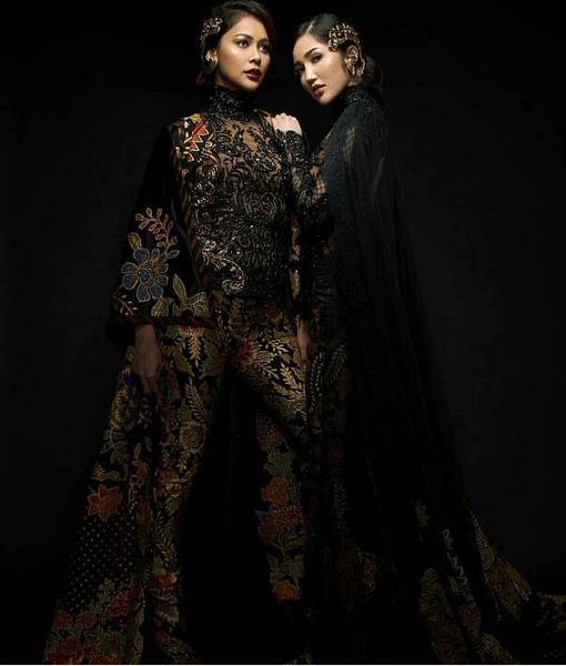 

evening dress long dress halter black emborided have a personablity emborided zipper dazzing elegrent beautifui, Red