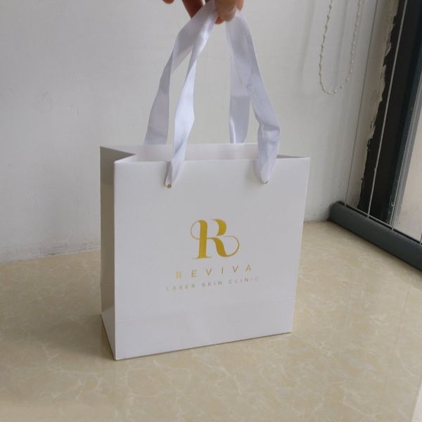 

wholesale 1000pcs/lot 18x18x8cm gift clothes white paper shopping bags customized company gold foil logo free shipping