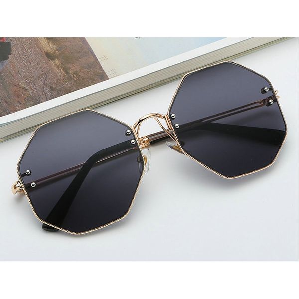 

mincl/big vintage polygon sunglasses female 2019 octagon tinted clear sun glasses for women men metal frame uv400 with box nx, White;black