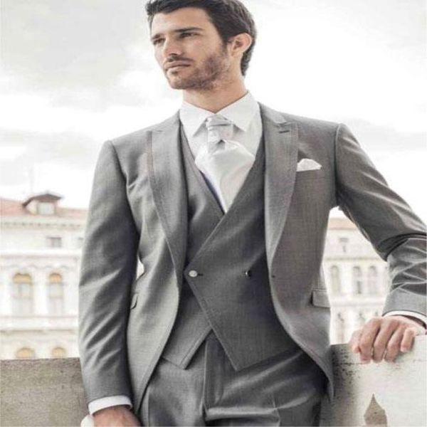 Marka Yeni Işık Gri Erkekler 3 Parça Suit Düğün Smokin Mükemmel Damat Smokin Tepe Yaka Bir Düğme Erkekler Blazer (Ceket + Pantolon + Kravat + Yelek) 506