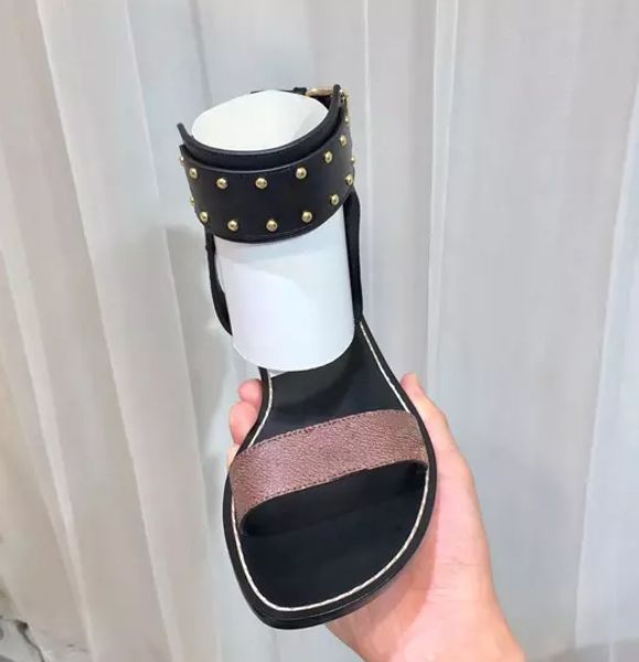 

Фактическая обувь большой размер 40 41 42 женщины печати кожа сандалии поразительны