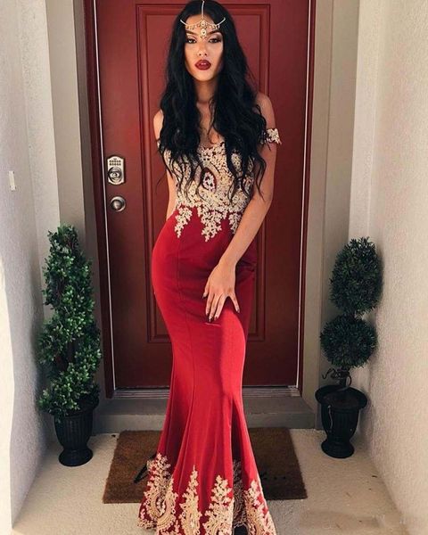 

2018 Sexy Off Shoulder Mermaid Black Girl Prom Dresses Gold Appliques Dark Red Evening Party Dresses Plus Size Mermaid Arabic Party Gowns