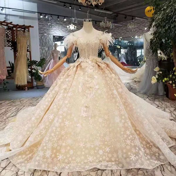 

ostrich feather wedding dress off the shoulder sweetheart ball gown 3d petal flowers selling lace wedding gown, White