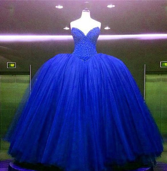 2018 Neues wunderschönes Ballkleid mit Perlenstickerei, königsblaues Quinceanera-Kleid für 15 Jahre, Sweet 16 Plus Size, Abschlussball-Party-Abschlussballkleid QC1018