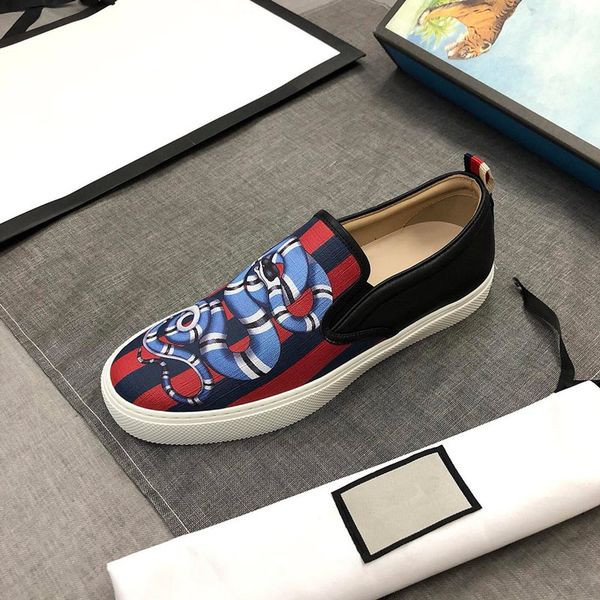 

Sapatos ocasionais whatsapp15625081249