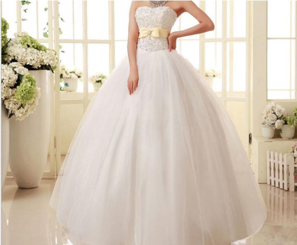 Full Size 2018 New Pearl Drop White Luxury Bordare Abito da sposa per le donne Abiti da sposa Abiti Spedizione gratuita