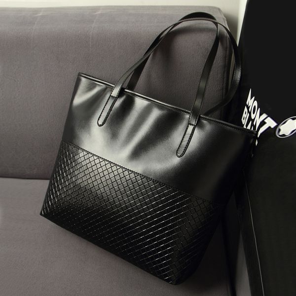 

europe and the united states wind shoulder messenger bag retro portable big bag classic ladies fashion bag